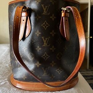 Auth Louis Vuitton Petit Bucket Monogram Bag